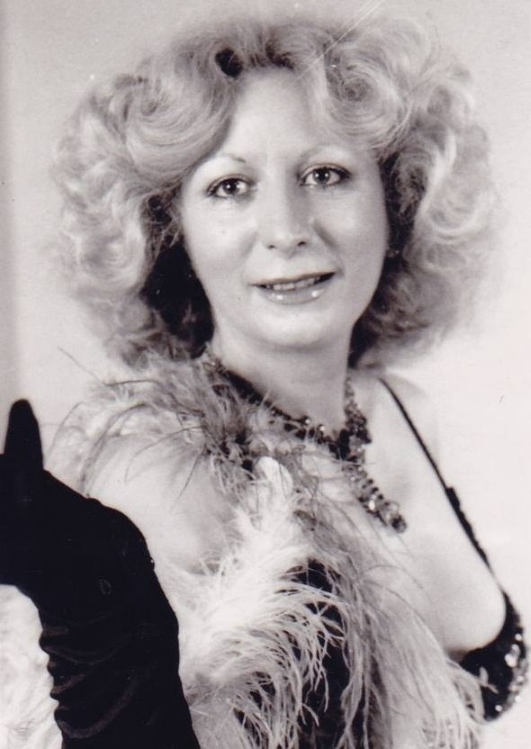 Βενιέρη Ρένα