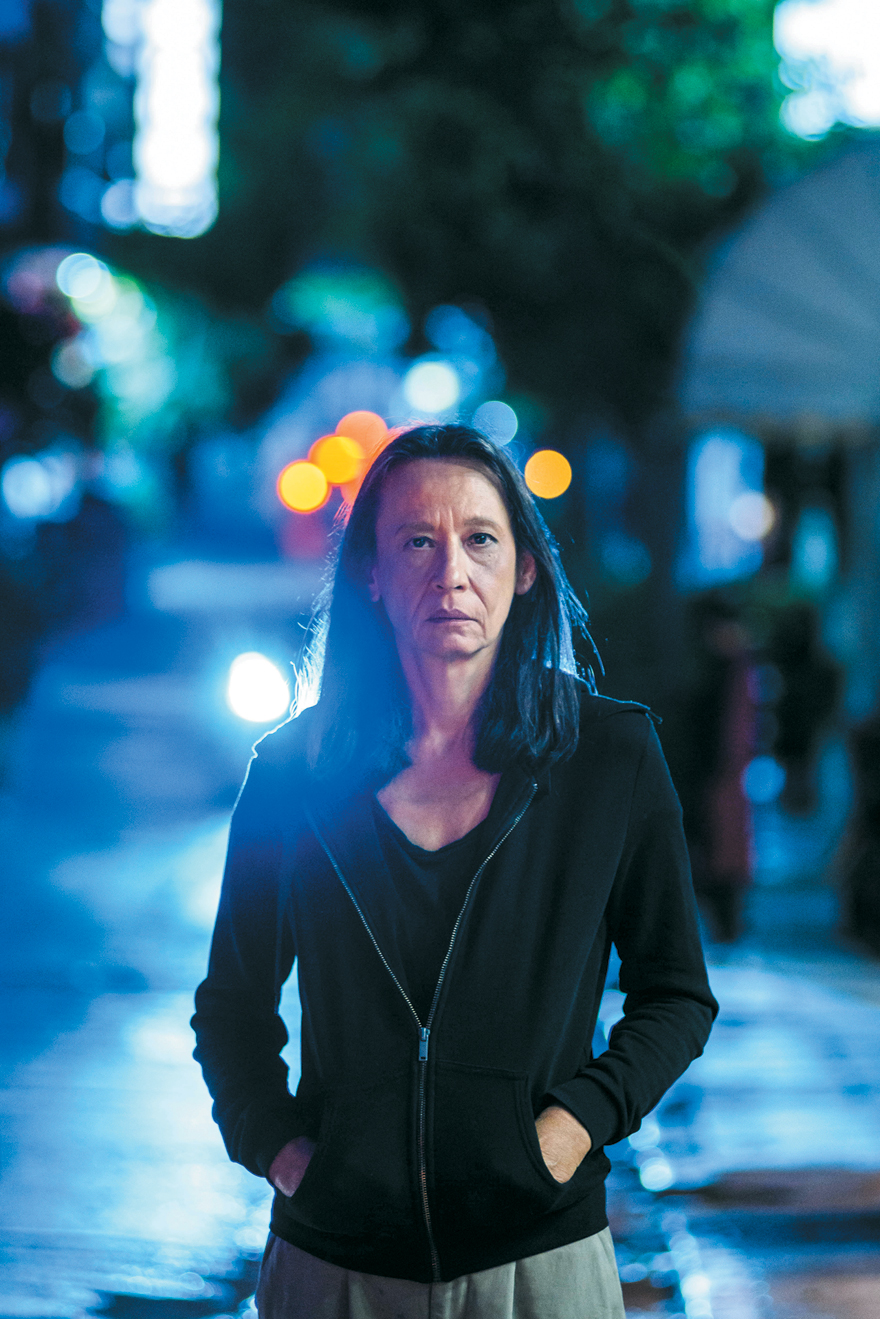 Front cover of Ένα χρέος παλιό