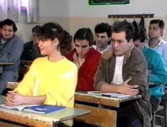 Front cover of Με ένοχα βήματα 